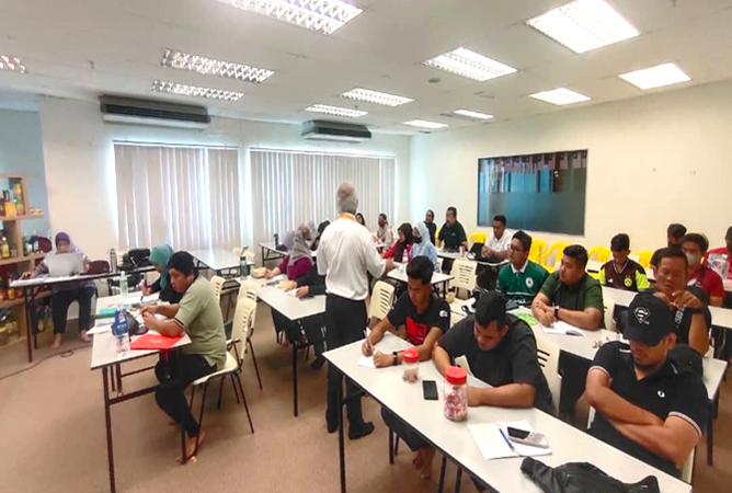 Kursus Latihan Pengendali Makanan (KKM) & Kesedaran Halal (JAKIM) Siri 1/2023